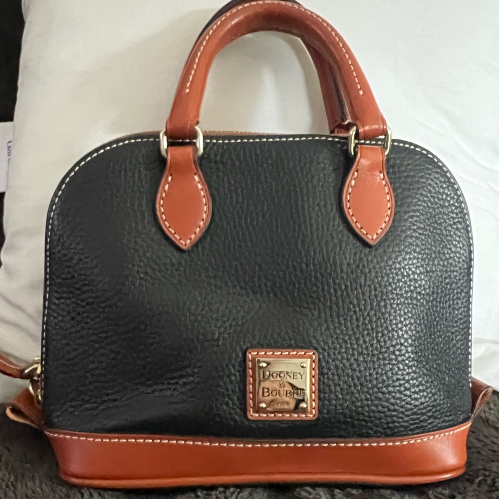 Dooney & Bourke hand-bag